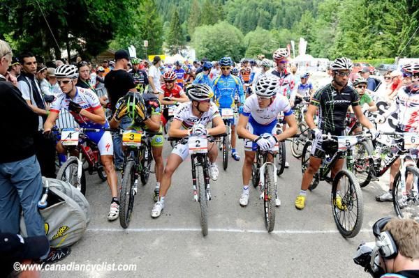 Riders wait to start the men's race.