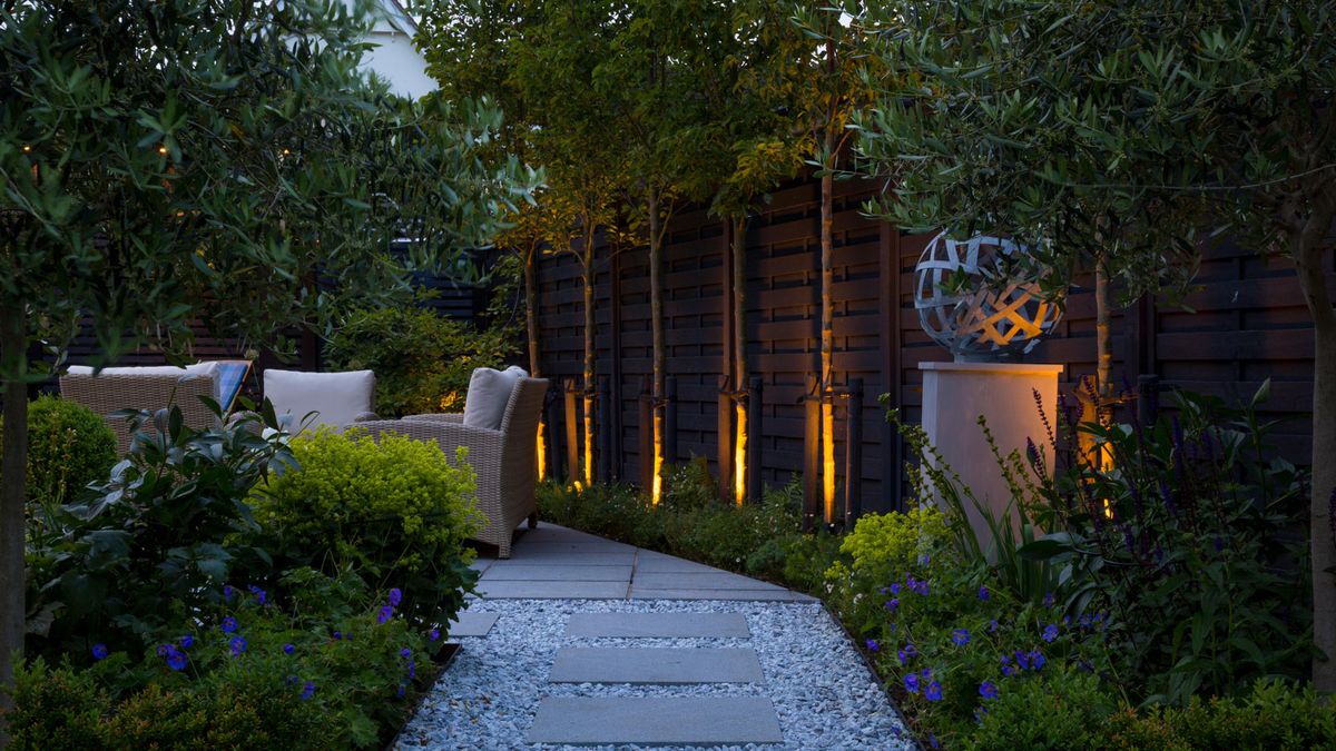 12 Creative Garden Lighting Ideas You Can DIY For Stylish Summer Evenings in Your Backyard: They’re Practical as Well as Pretty