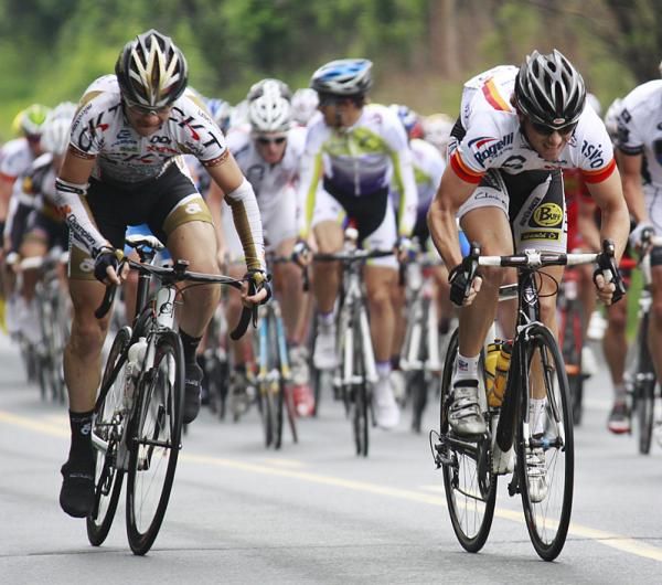 Several riders tried to make their mark by attacking early in stage three.