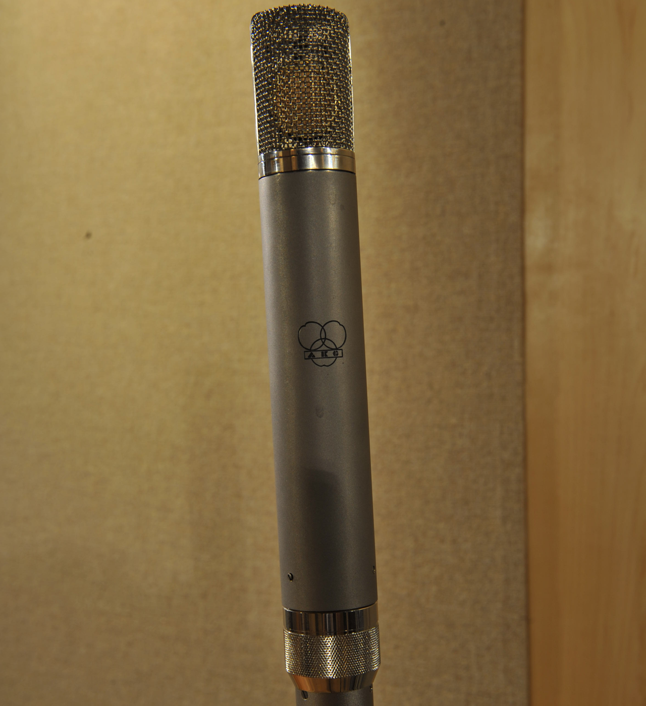 AKG C12