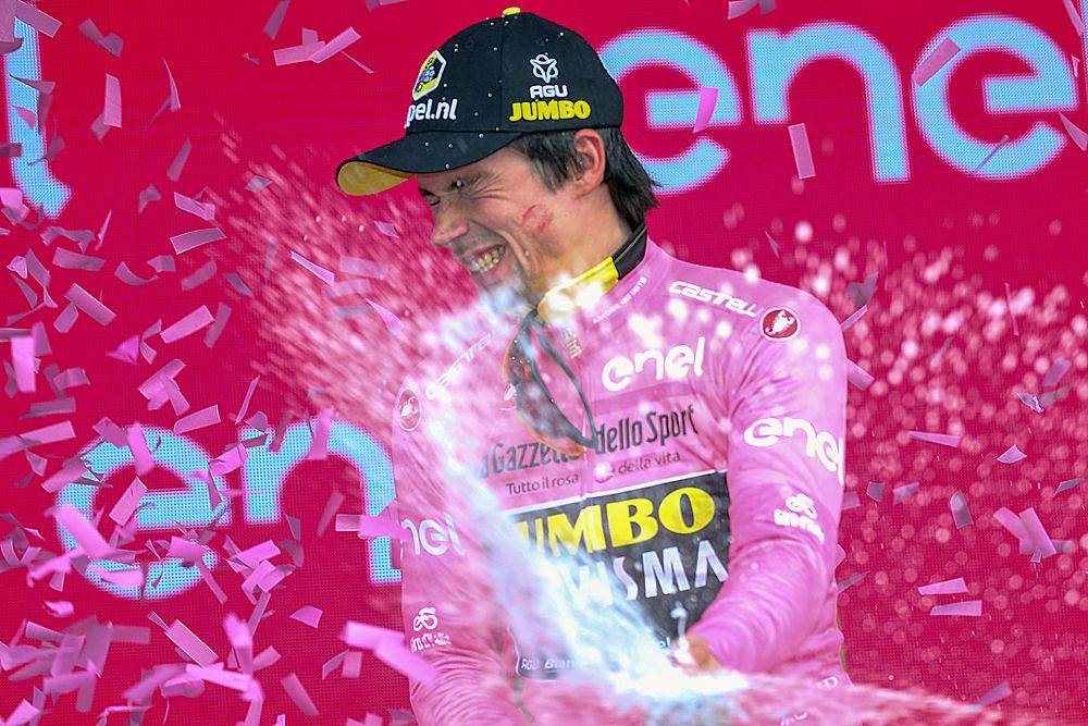 Primož Roglič (Jumbo-Visma) retains the overall race lead at the Giro d'Italia after stage 2