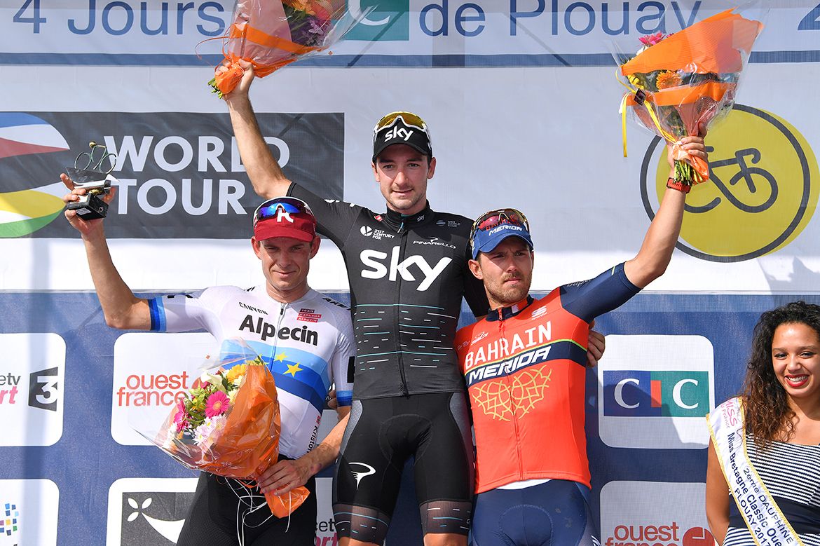 Elia Viviani atop the Bretagne Classic podium flanked by Alexander Kristoff and Sonny Colbrelli