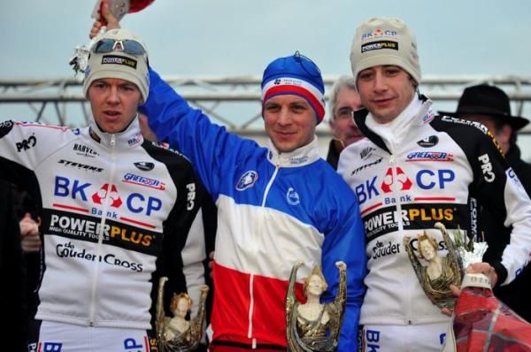 Elite men's podium: Dieter Vanthourenhout (BKCP - Powerplus, 3rd); Francis Mourey (Fran&ccedil;aise des Jeux, 1st); Radomir Simunek (BKCP - Powerplus, 2nd).