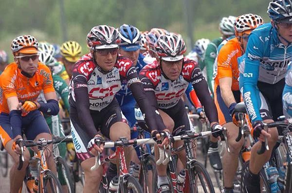 Ivan Basso (CSC) with Giovanni Lombardi by his side