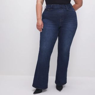 Good American pull on flared jeans