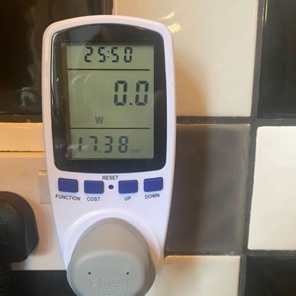 energy monitoring plug in kitchen socket