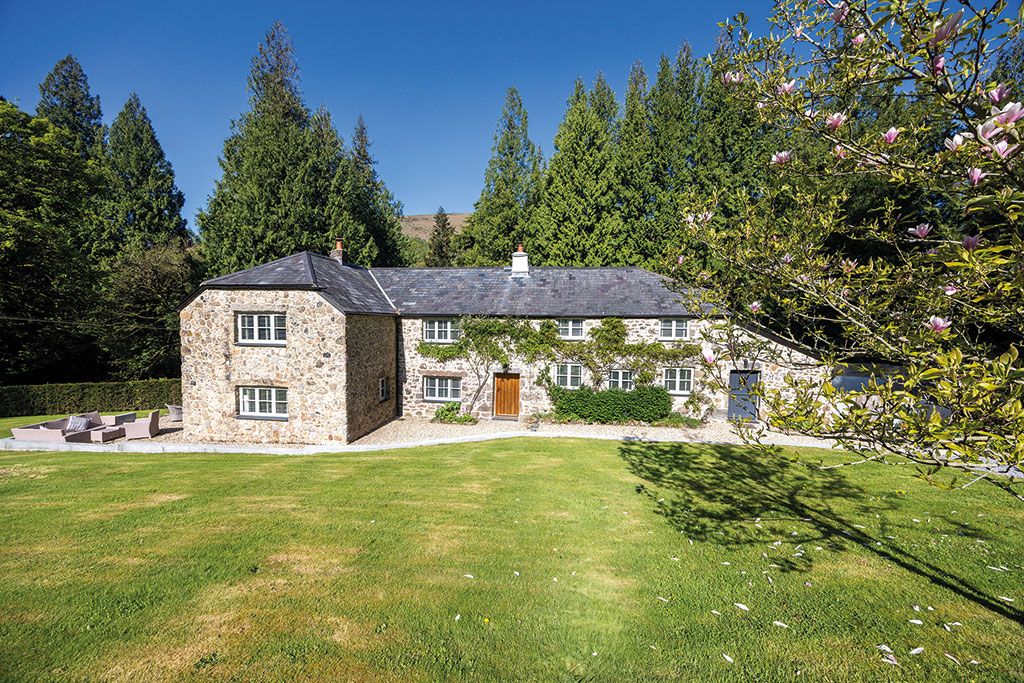 Properties for sale in or near national parks: Pitt Park, Widecombe-in-the-Moor, Newton Abbot, Devon