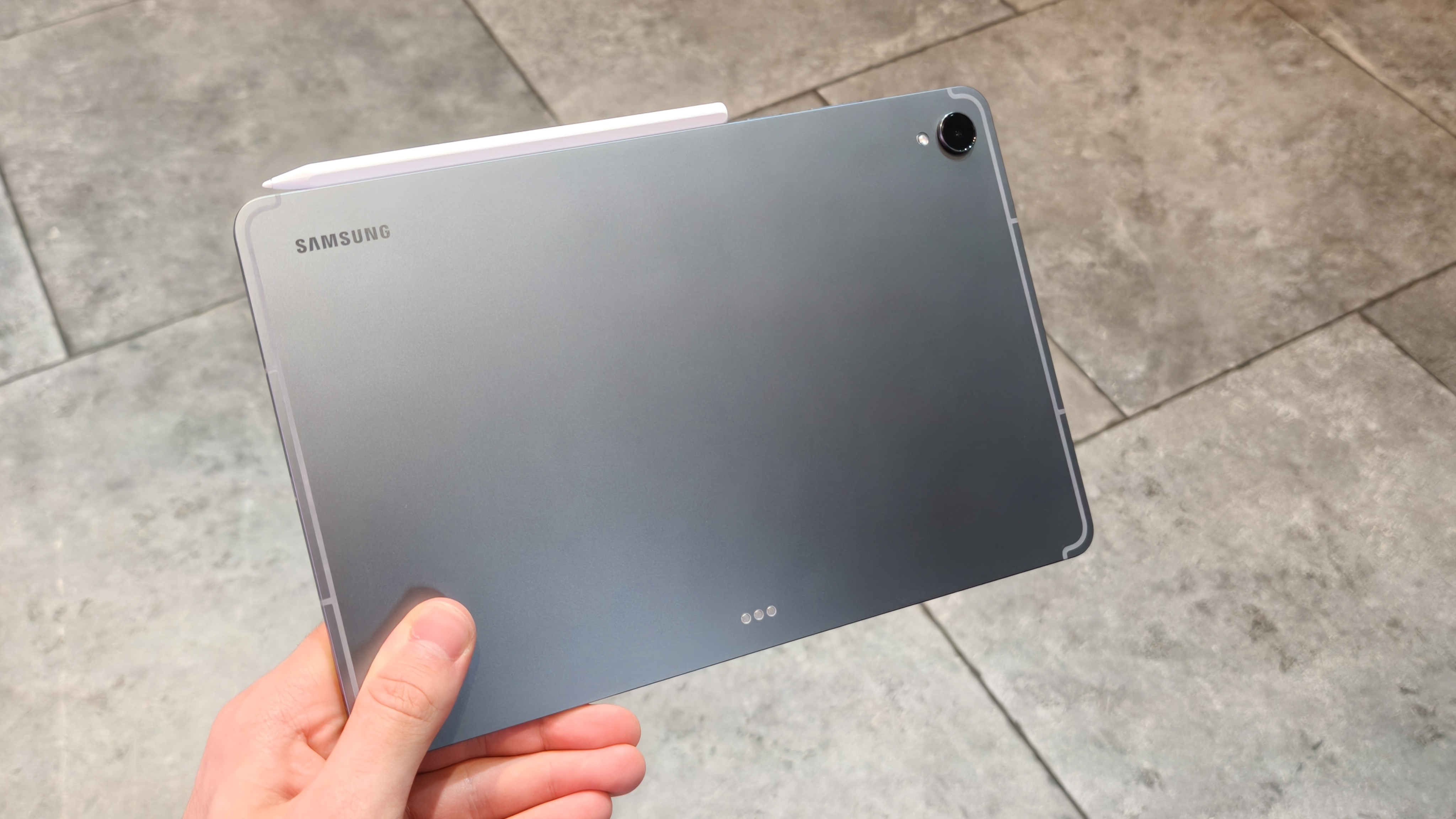三星Galaxy Tab S11的後面板