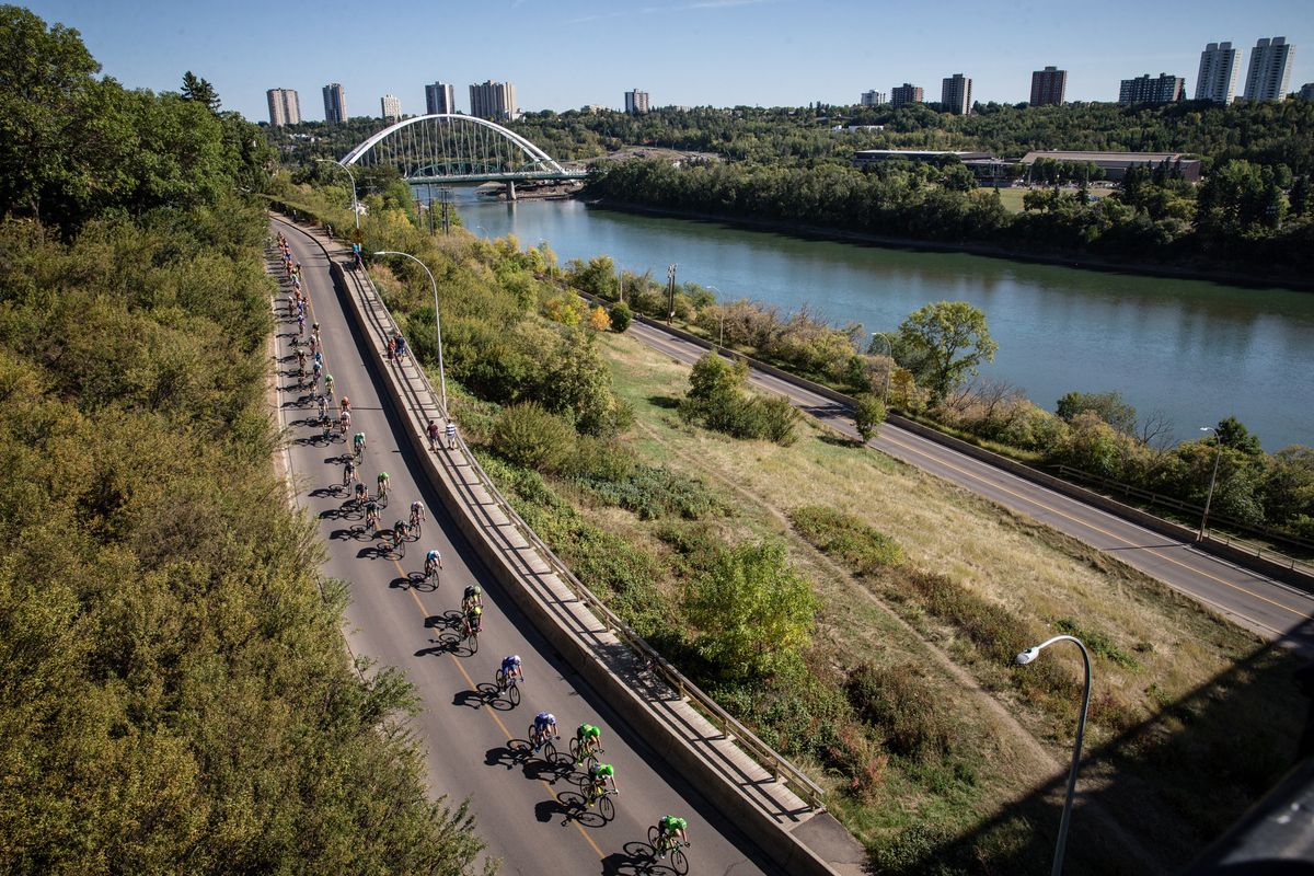 The peloton in Edmonton for stage 4