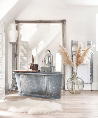 Silver bath, glass vase, mirror