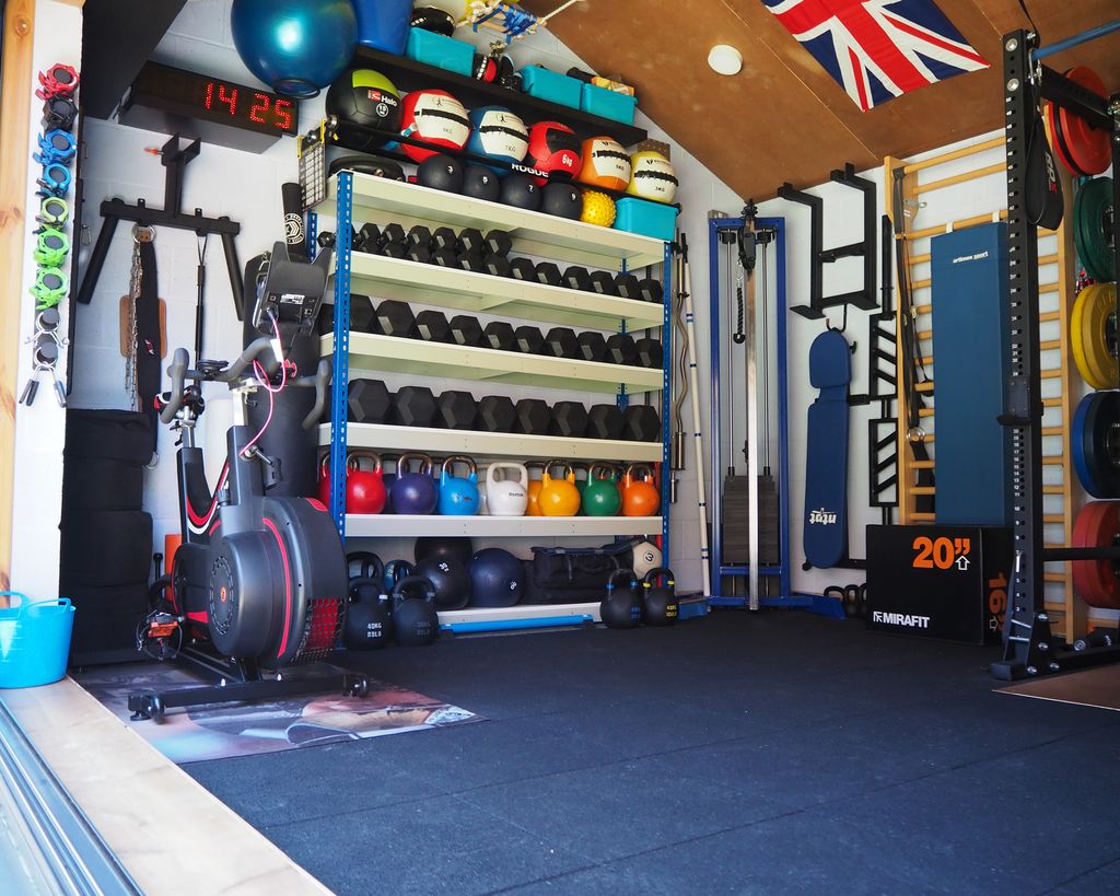 8 garage gym ideas – create the perfect home gym in a garage | Real Homes