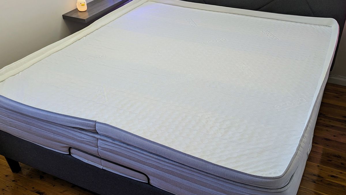 Ecosa Pure mattress with top layer removed