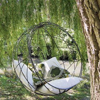garden area with chelsea gardener pod with cushions