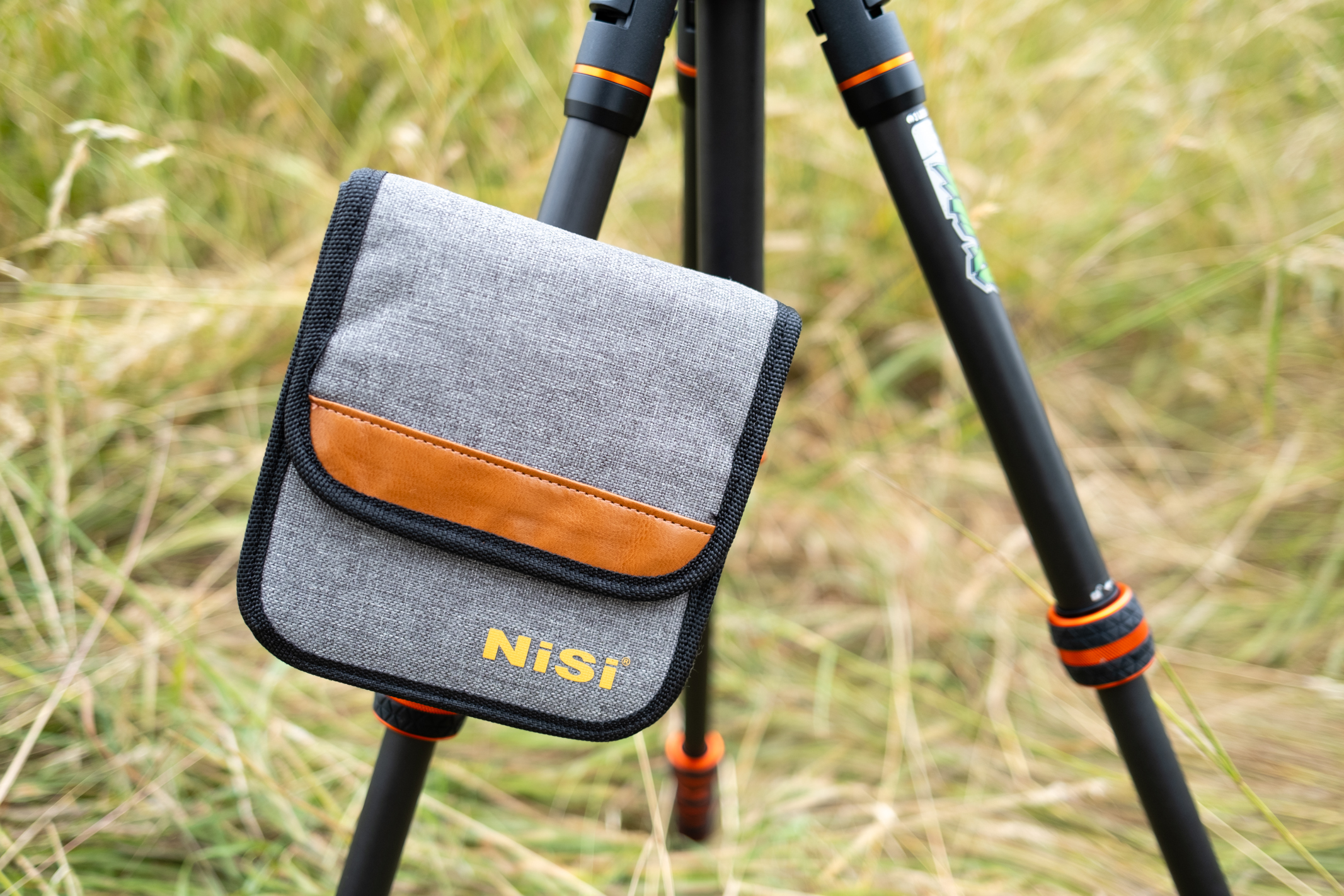 NiSi V7 with True Color NC CPL case attached to a tripod leg