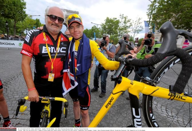 BMC boss Andy Rhis with a yellow Cadel Evans in 2011
