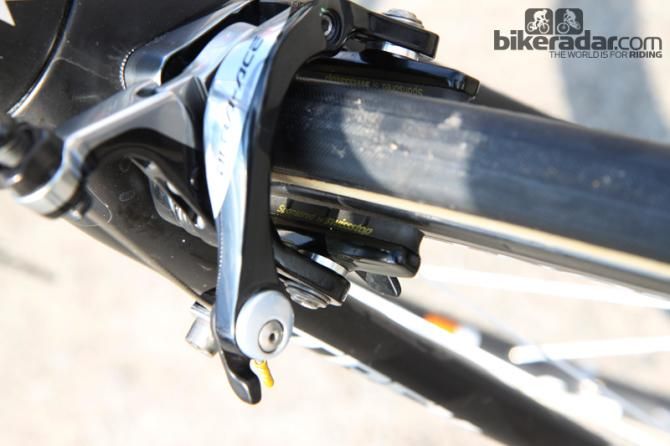 The Shimano cartridge holders are filled with SwissStop Black Prince carbon-specific pads.
