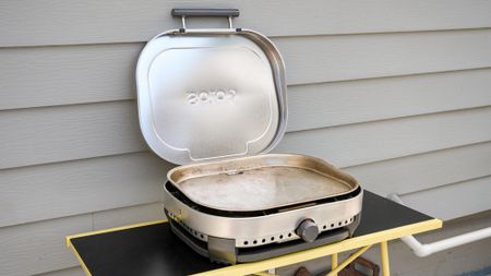 Solo Stove Steelfire 22 Griddle in a back yard