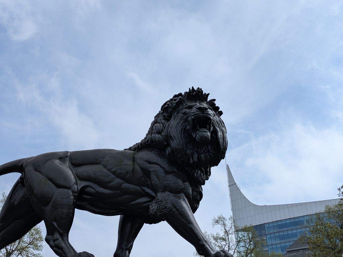 google pixel 9a vs google pixel 8a photo shootout - 2x zoom pixel 9a