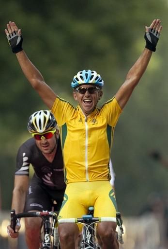 Allan Davis (Australia) beat Hayden Roulston (New Zealand) and David Millar (Scotland) to win Commonwealth Games gold