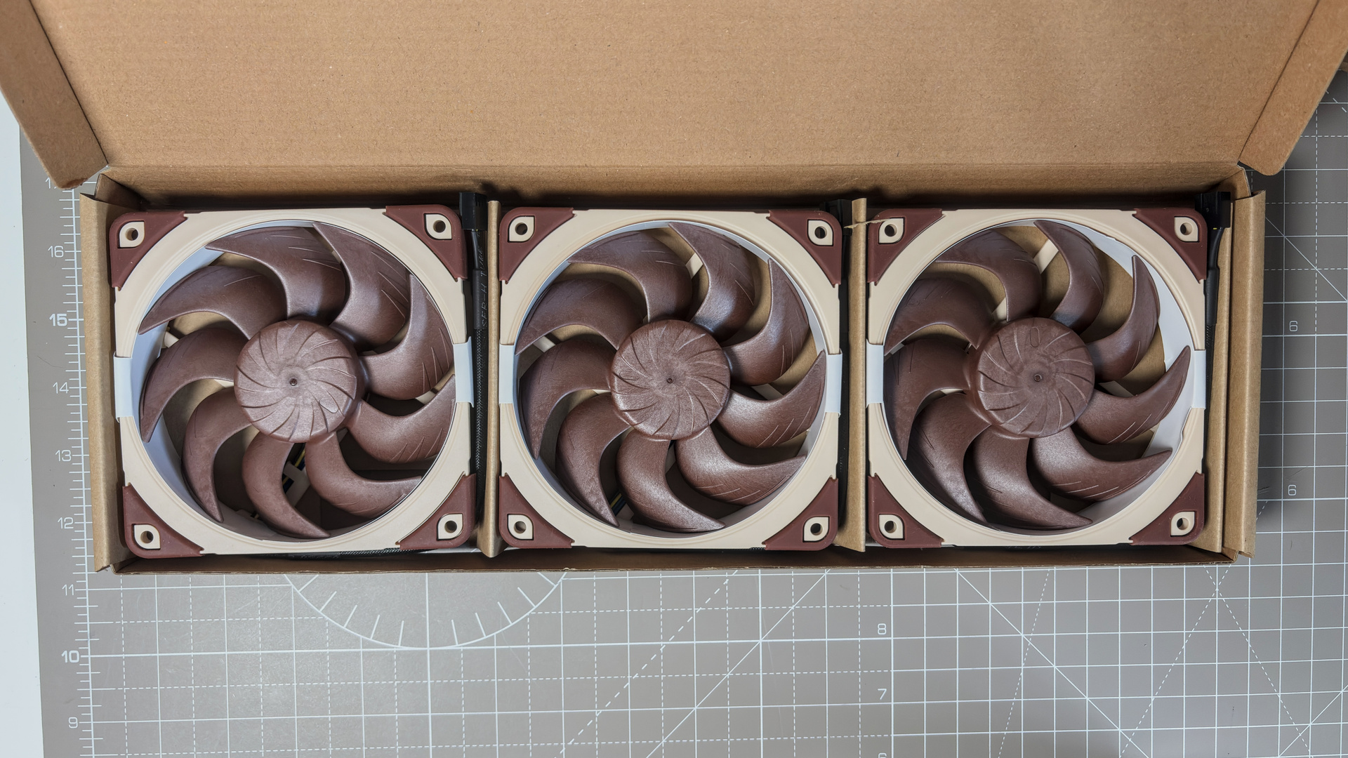 A Noctua NL-LC1 liquid cooler being installed on a test bench for testing.