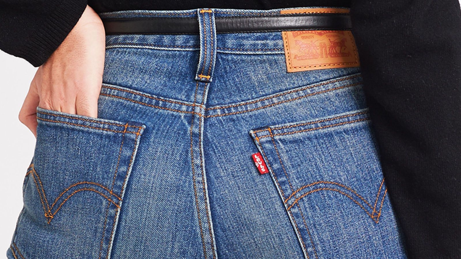 How to Wear Wedgie Jeans - Test Driving Levi's Wedgie Jeans | Marie Claire