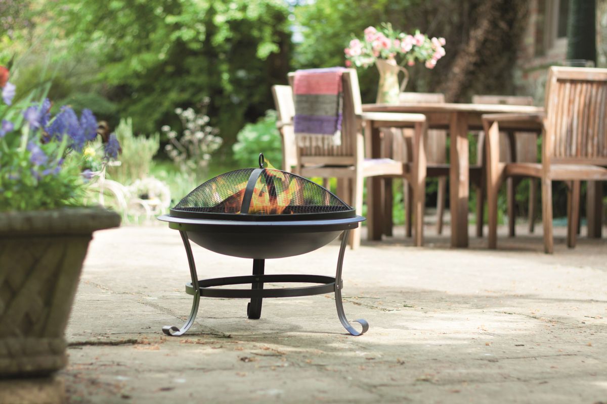 Fire pit sales hot deals to enjoy your garden day and night Real Homes