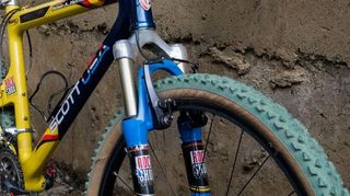 Although nifty, these XTR parallel push brakes weren't the quietest