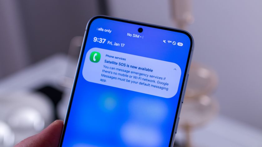 Satellite SOS notification on Galaxy S25 Ultra