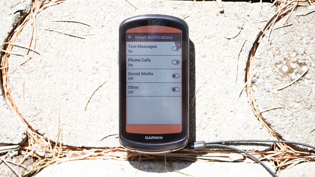 Garmin 1040 Solar smart notifications screen