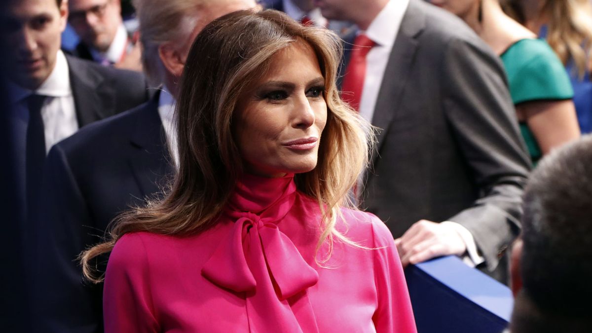 New Photo Reignites Fakemelania Conspiracy Theory The Week 