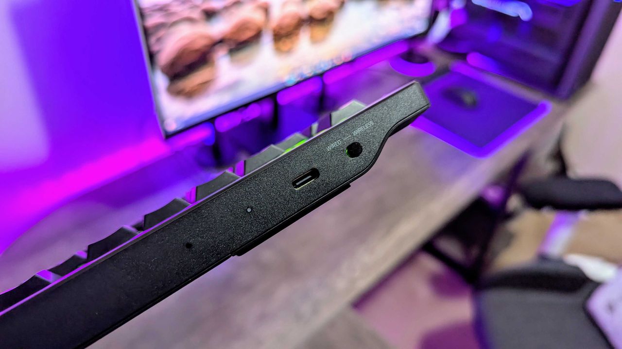 Image of the Razer BlackWidow V4 Low-Profile HyperSpeed wireless gaming keyboard.