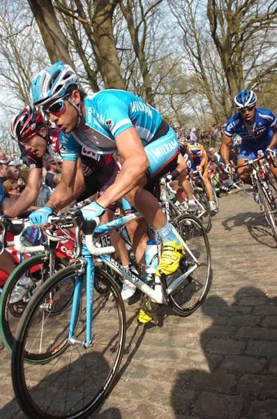 Alessandro Petacchi (Milram) rides up the Kemmel