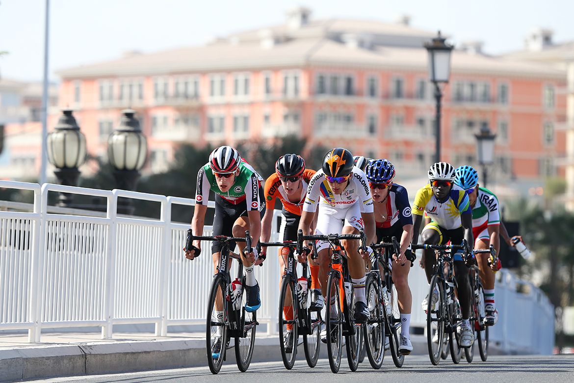 Patrick Muller (Switzerland) and Bryan Gomez (Colombia) lead the U23 breakaway