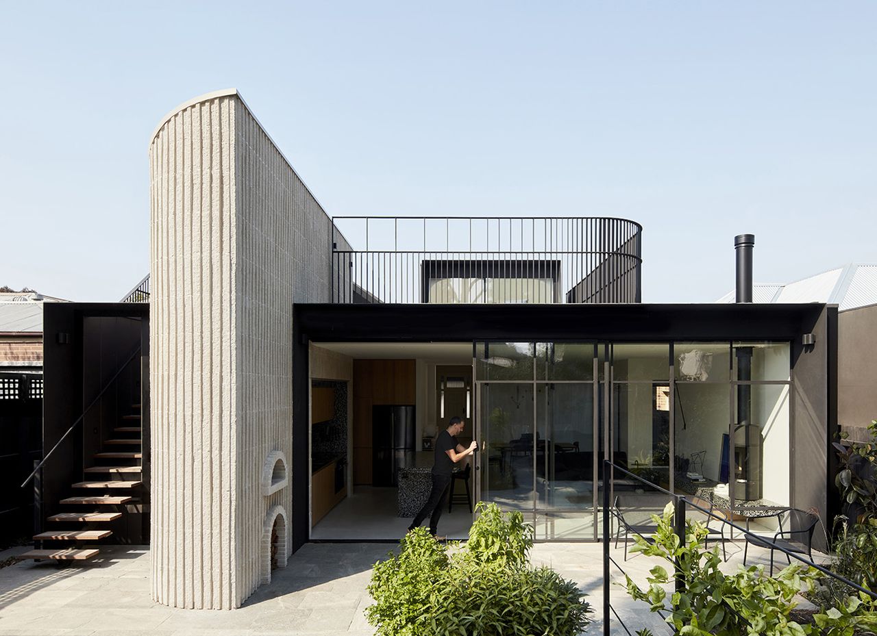 Pop Architecture &amp; Beatrix Rowe _South Yarra House hero rear extension exterior