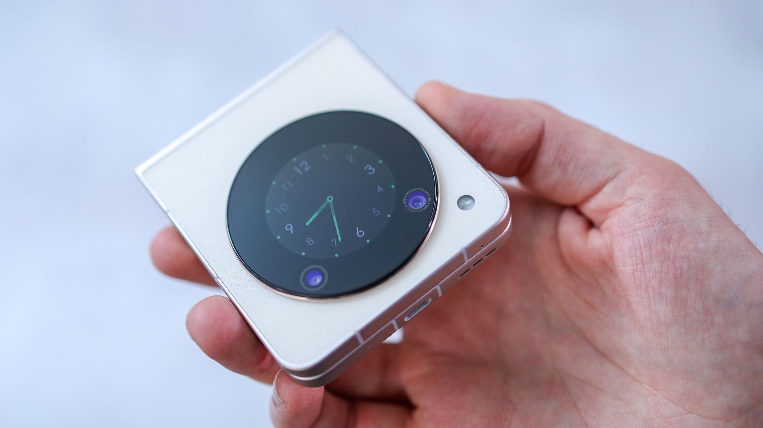 Nubia Flip 5G review: a low-cost Galaxy Z Flip alternative | T3