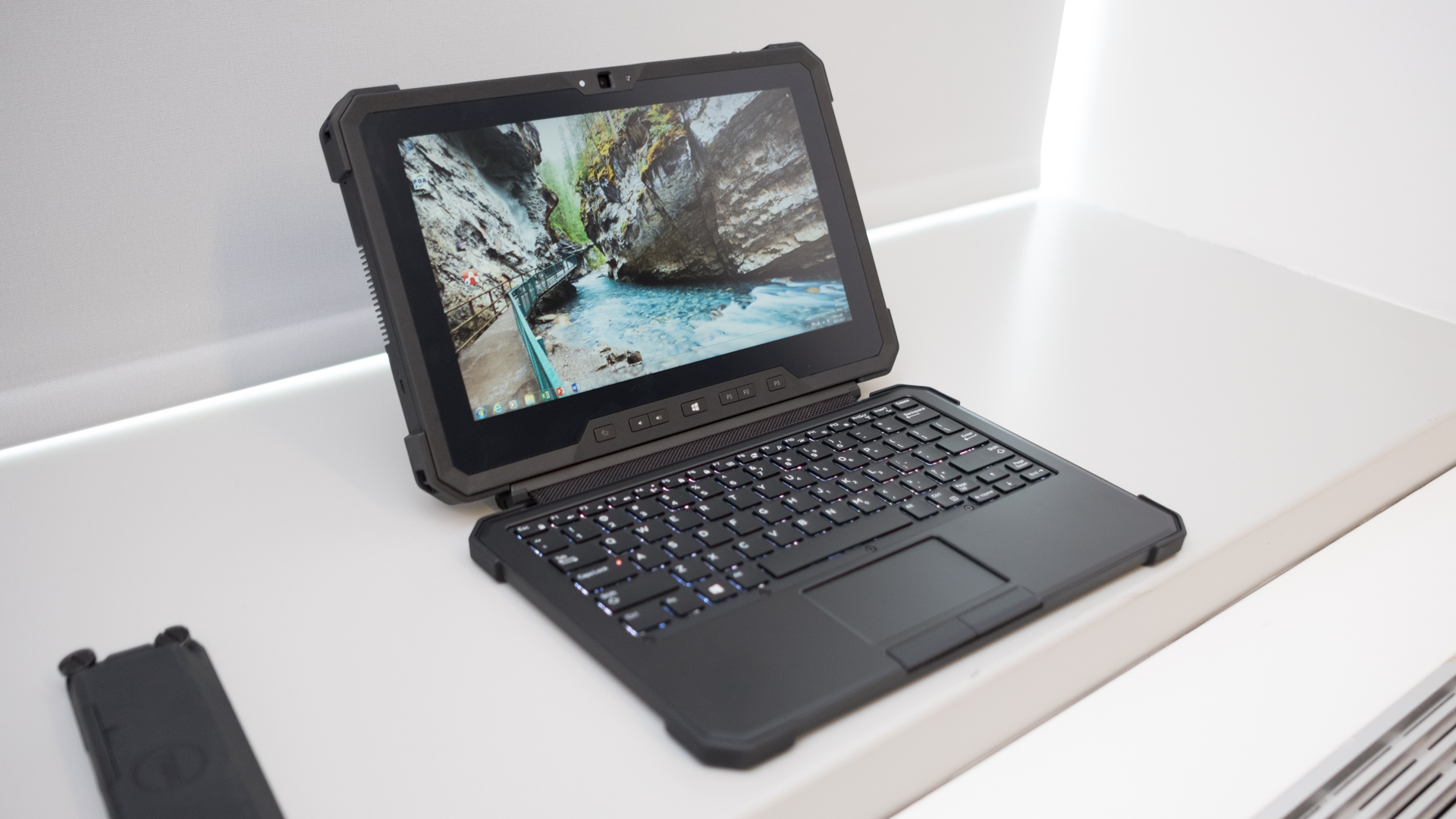 Dell’s flagship rugged tablet just got more powerful and lighter