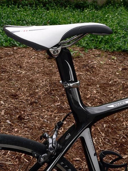 The carbon fiber 'cap' incorporates more overlap