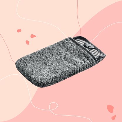 Lakeland condensation mitt on a pink background