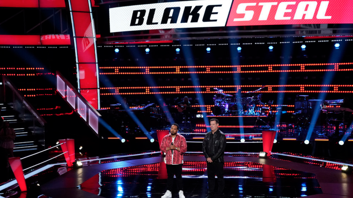 Paris Winningham is stolen by Blake Shelton on The Voice