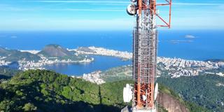 Dielectric antenna overlooking harbor in Brazil