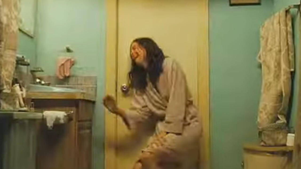 Ashley Judd crying in Bug