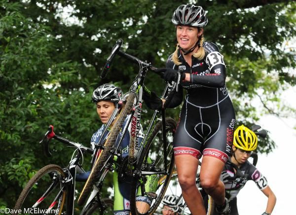Elizabeth Lukowski (Nycross.com) seemed to be having a good time