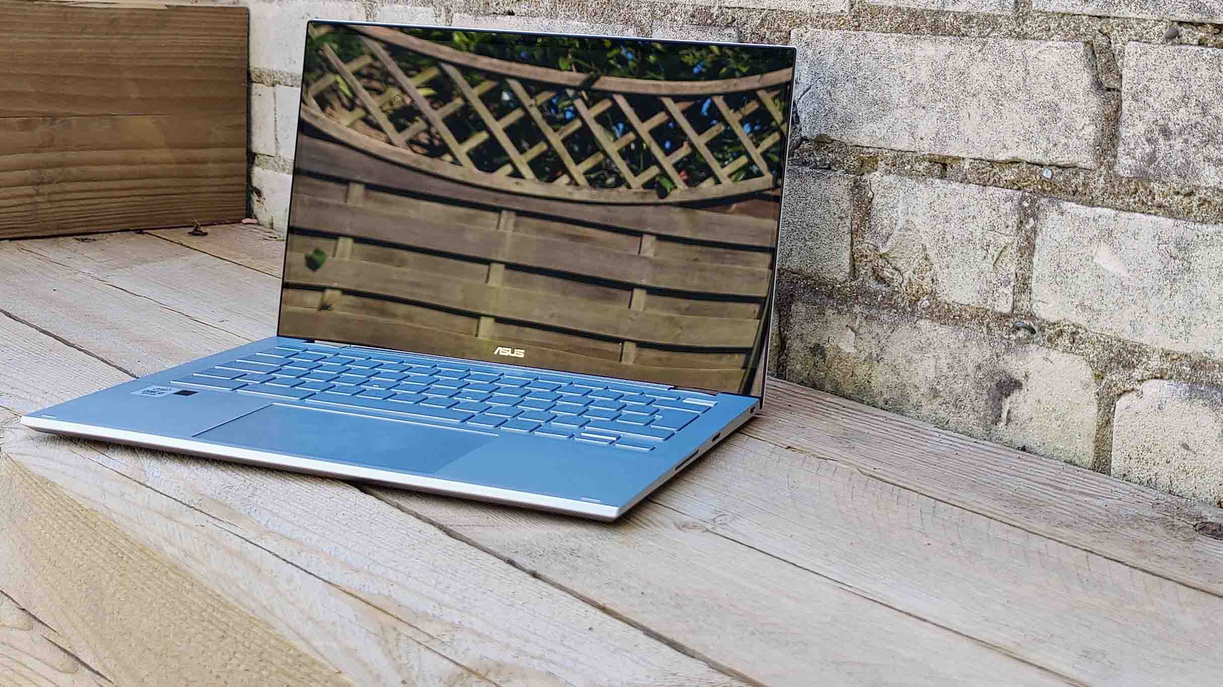 ASUS Flip C436 review: 5 things to know before you buy