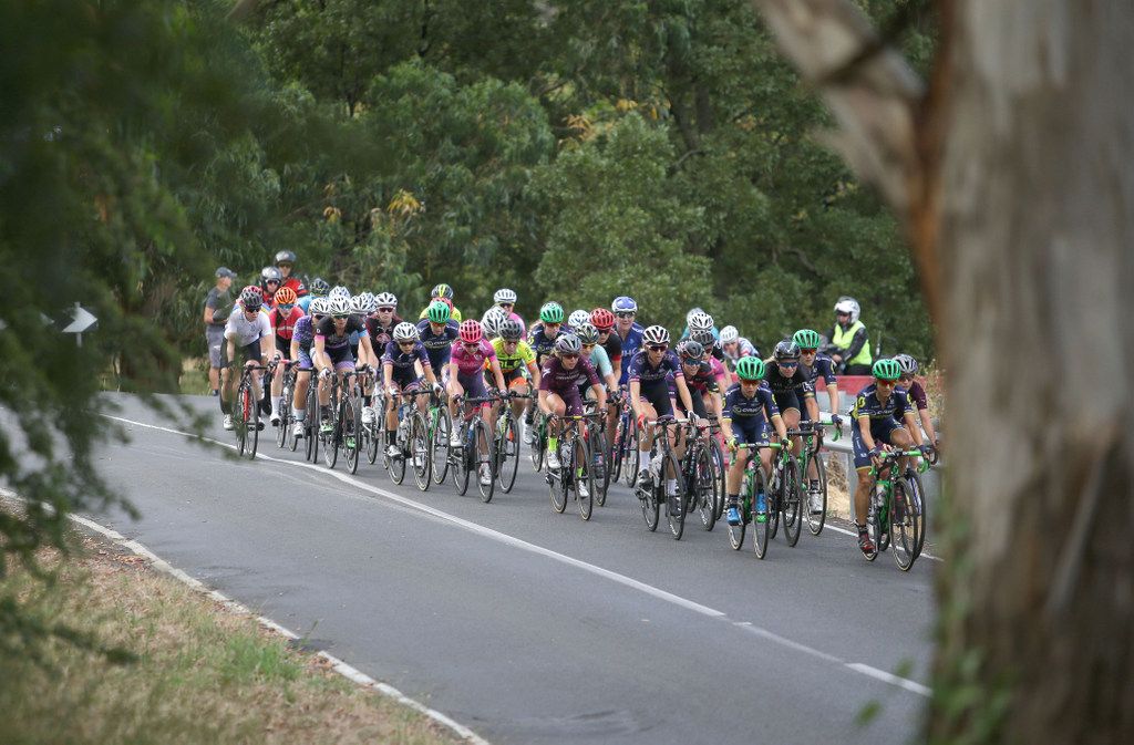 Garfoot and Spratt on the front of the peloton
