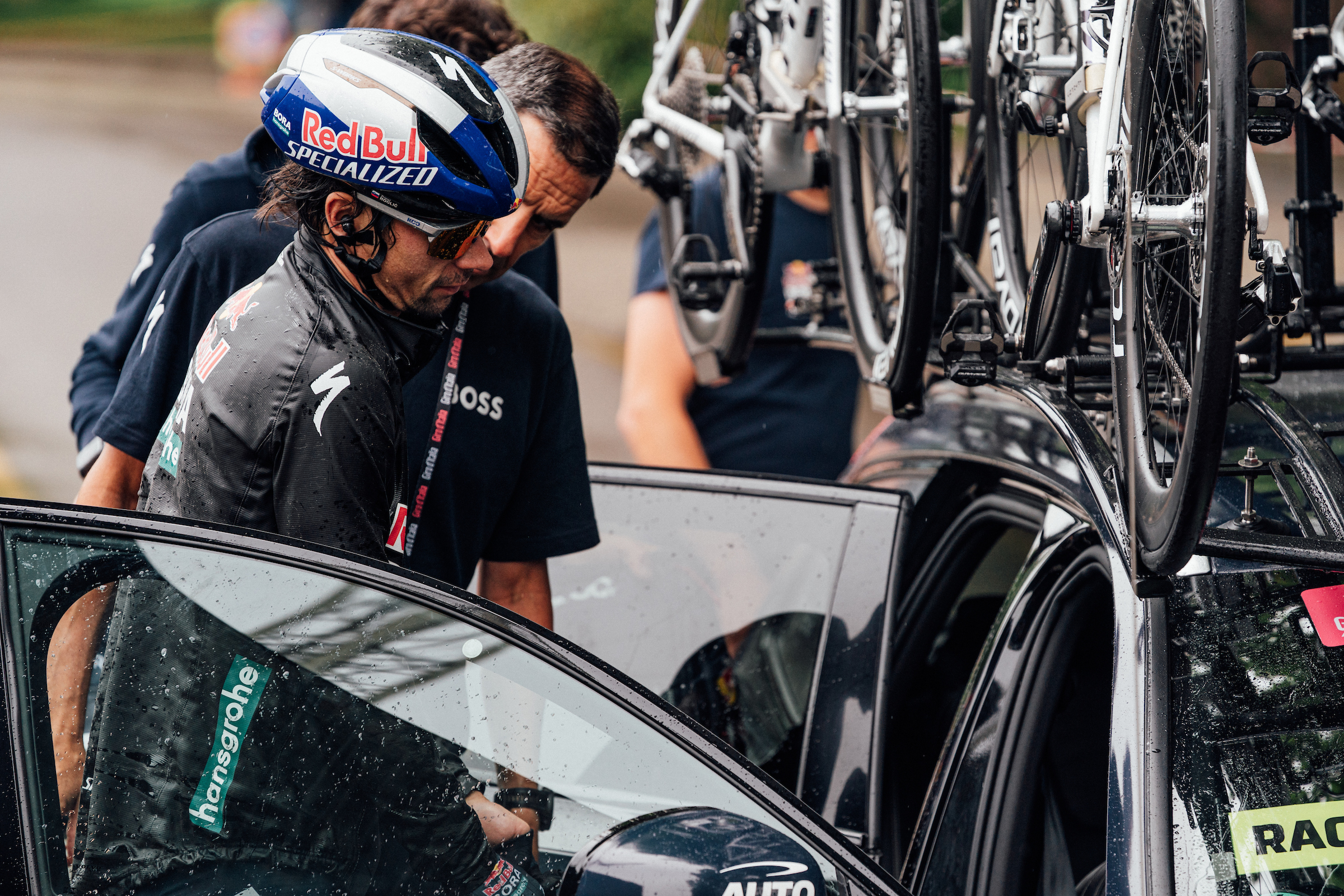 Picture by Zac Williams/SWpix.com - 27/05/2025 - Cycling - 2025 Giro d'Italia Stage 16, Piazzola sul Brenta to San Valentino, Italy - Primoz Roglic, Red Bull Bora Hansgrohe, abandons the 2025 Giro d'Italia.