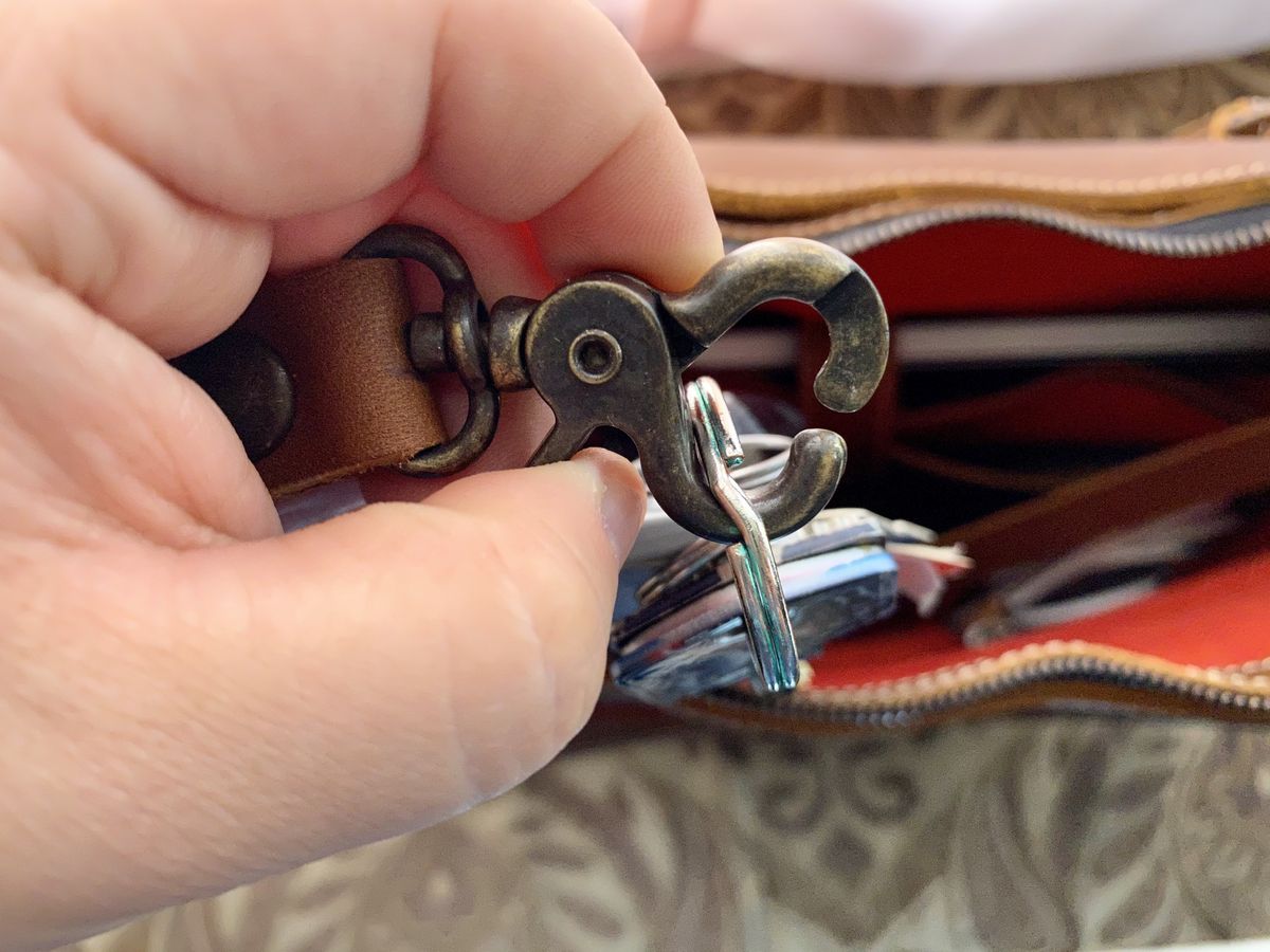 Pad Quill Leather Laptop Tote Antique Brass Clasp