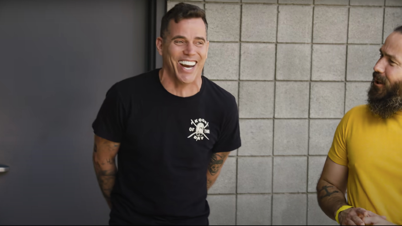 Watch Jackass Star Steve-O Yelling “DO A KICKFLIP!” At