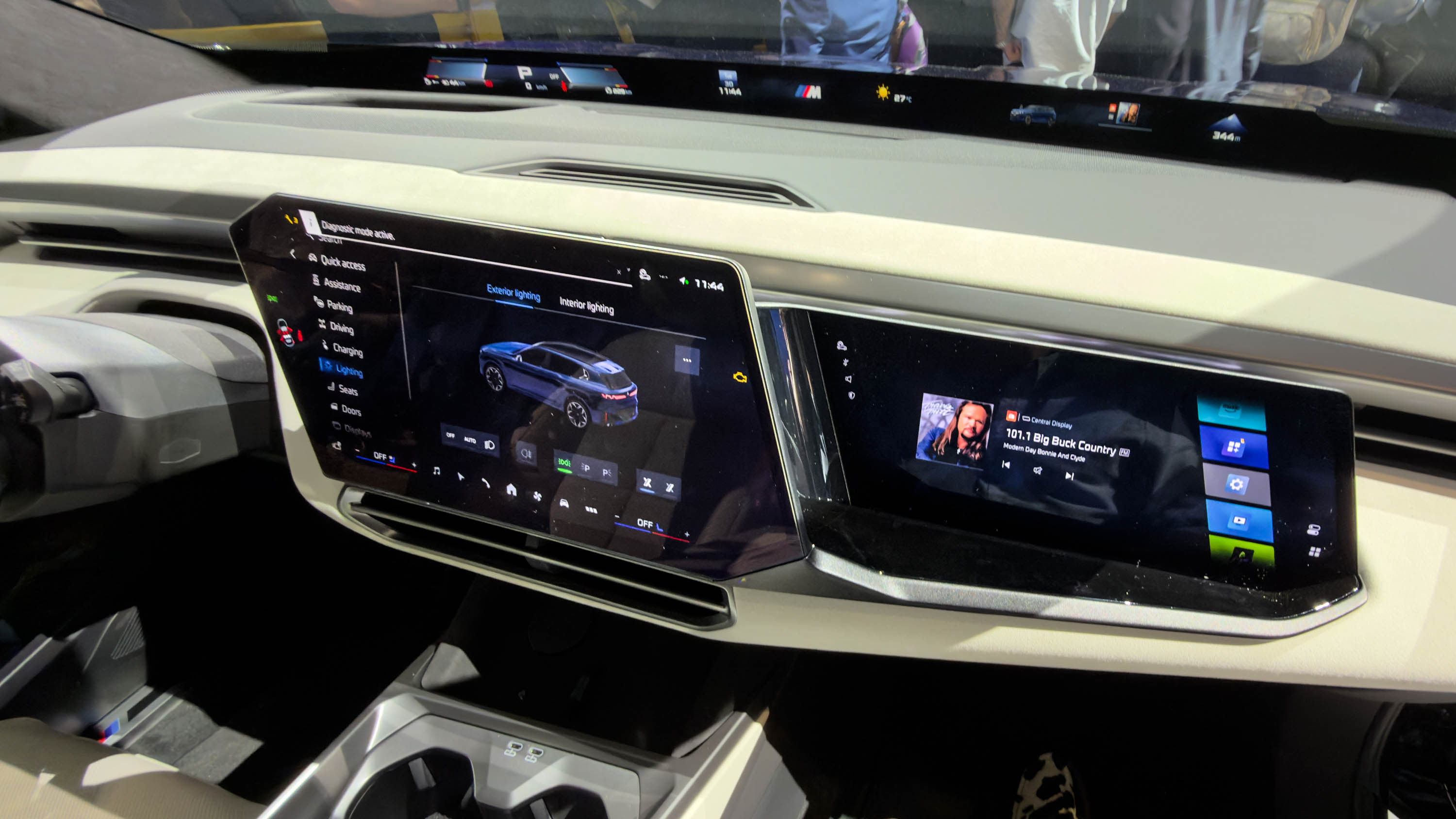 BMW iX5 EV