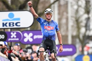 Elite men - Omloop Het Nieuwsblad: Mathieu van der Poel storms to solo victory with stinging Muur van Geraardsbergen attack