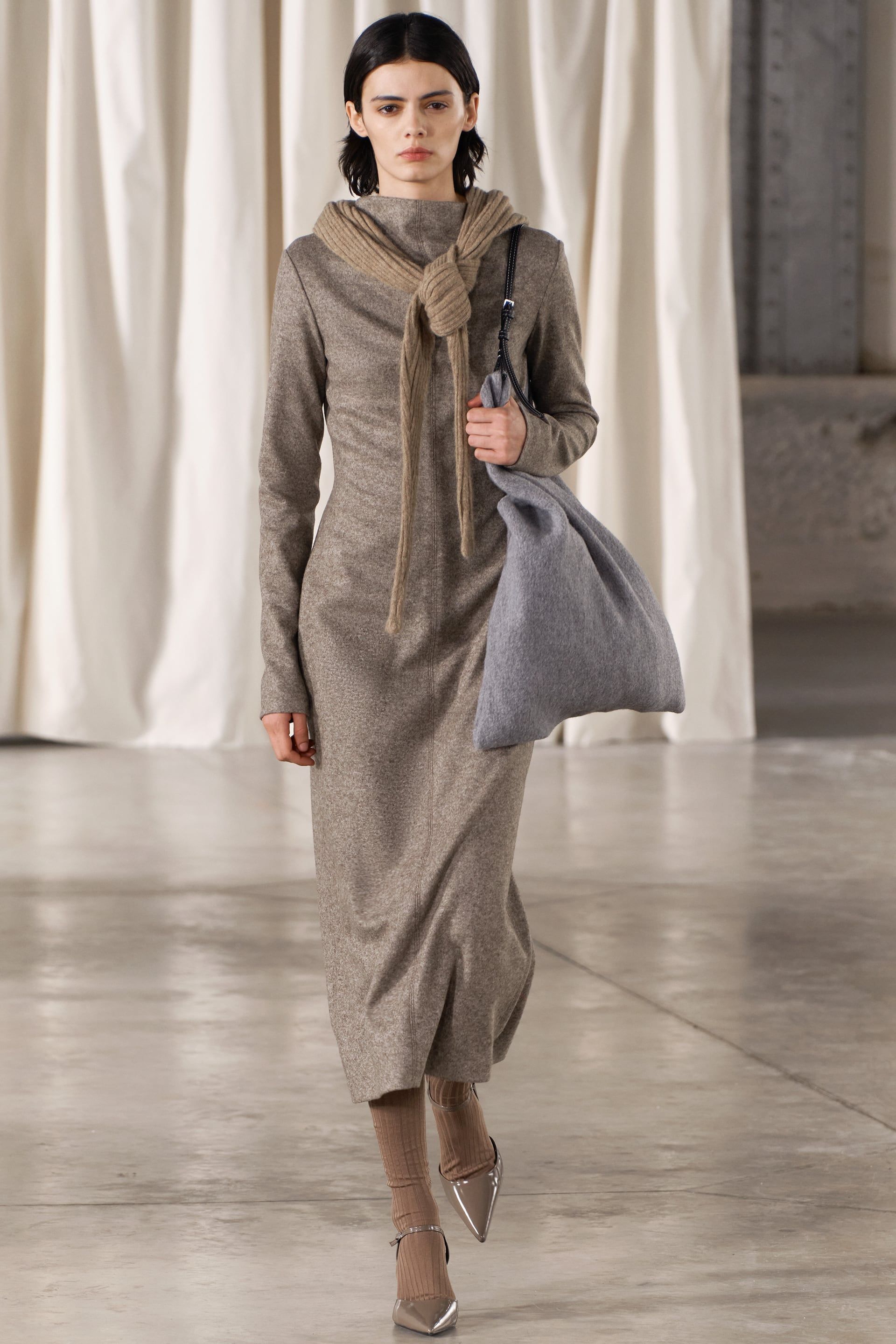 HEELED SHOES WITH ANKLE STRAP